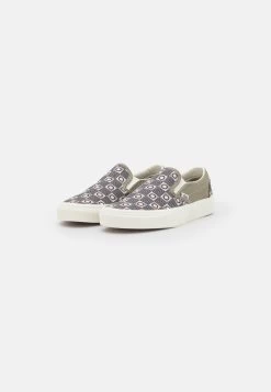 Vans Classic Slip On Unisex - Instappers - Geo Trek Olive 8 Vans Classic Slip On Unisex - Instappers - Geo Trek Olive -Mode Verkoop 661b91fa25554154ae8478b9bc28c2c5