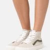 Vans Sk8-Hi Tapered Vr3 Unisex - Sneakers Hoog - Honey Peach