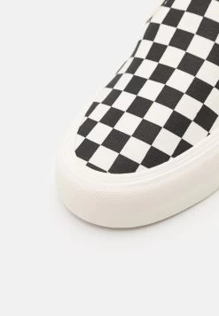 Vans Slip On Vr3 Unisex - Sneakers Laag - Black/Marshmallow -Mode Verkoop d2dc6b25bd504794836e2f569ee66386