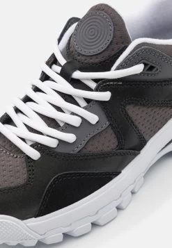 Vans Amzn Trailhead Unisex - Sneakers Laag - Rover Gray/Black -Mode Verkoop da136927e5d34ef8951dd160827d73dc