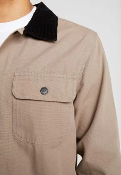 Vans Drill Chore- Lichte Jas - Military Khaki -Mode Verkoop f87888215ab14b9684da903db77e47c1